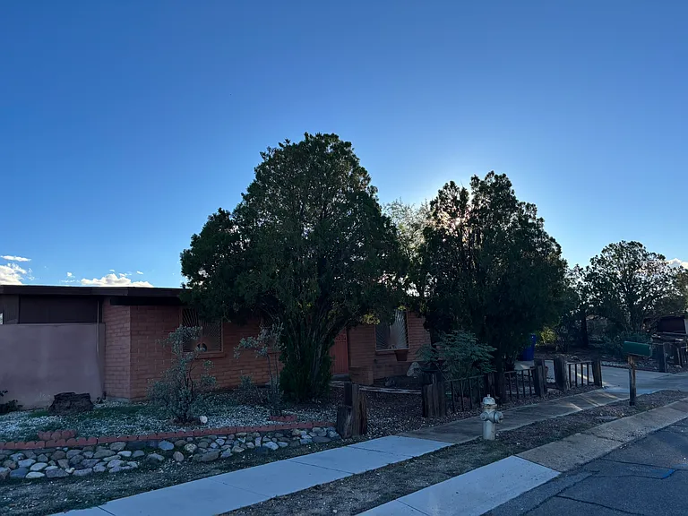 E 2nd Pl — Photo 6
