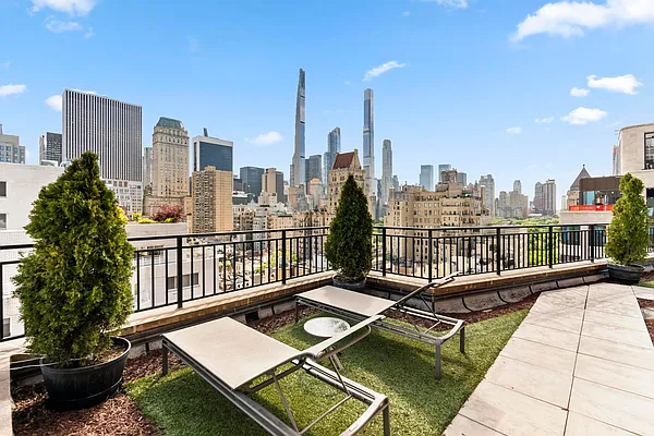 Sold by Compass | media 5