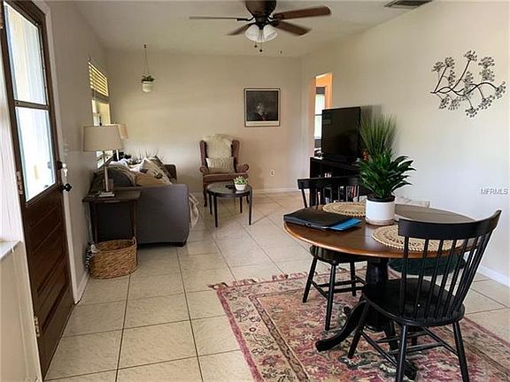 4th image of 810 Lily Ct