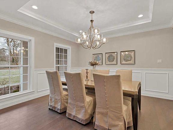 5th image of 631 E Madison Ave
