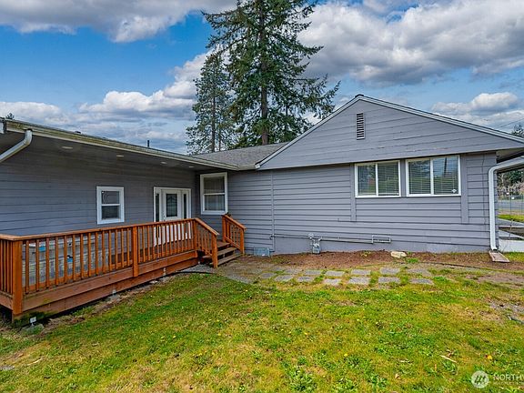 5th image of 6522 Steilacoom Boulevard SW