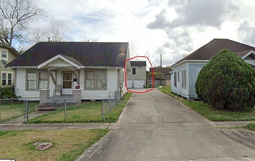 1st image of 2129 South St