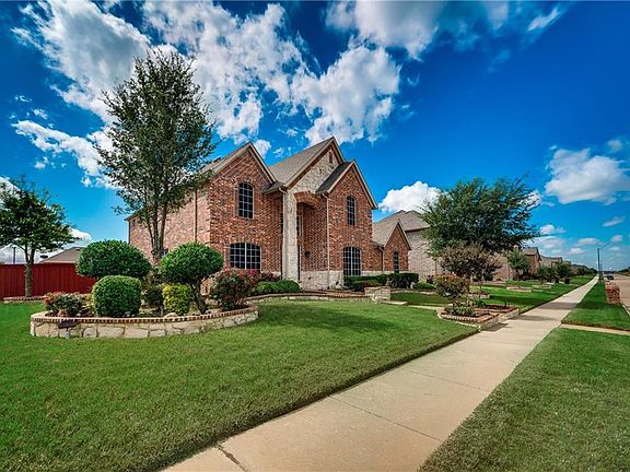 3rd image of 804 Regal Bluff Ln