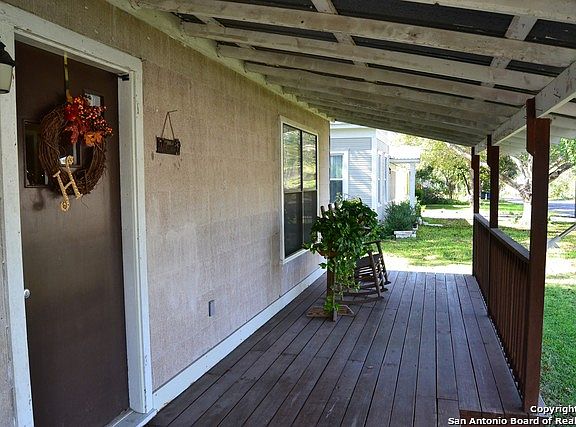 3rd image of 542 Avenue A