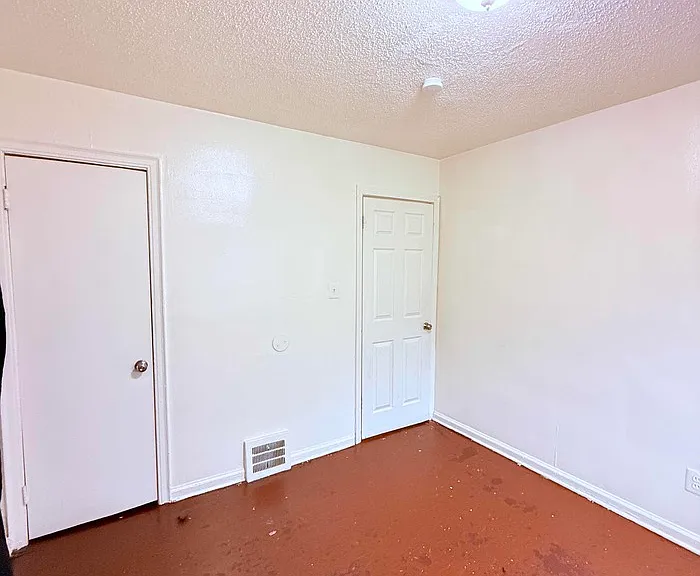 18659 Shaftsbury Ave — Photo 11