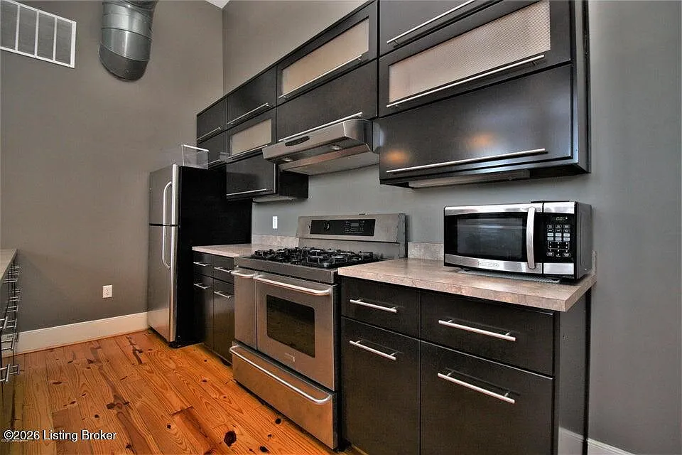 2 bed, 2.0 bath, 1450 sqft, $1,795 — Photo 3