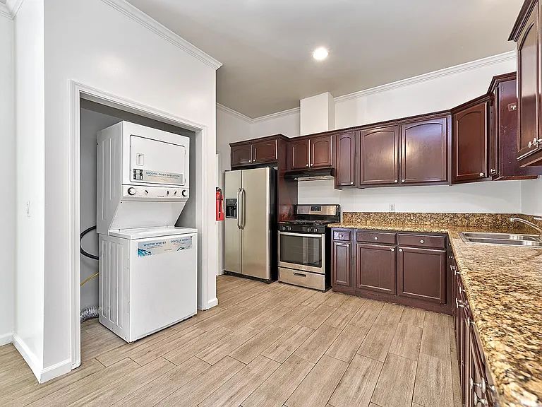 705 S Gramercy Pl — Photo 3