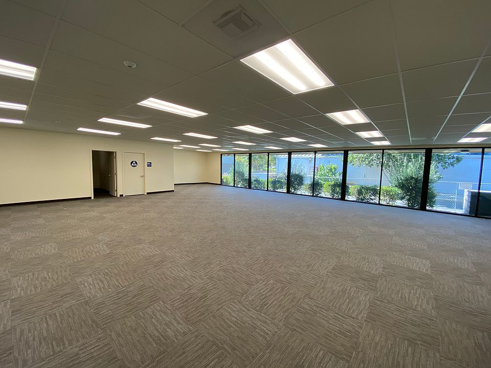 Building Photo 4