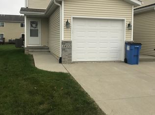 3421 Huntley Ln, Waterloo, IA 50702