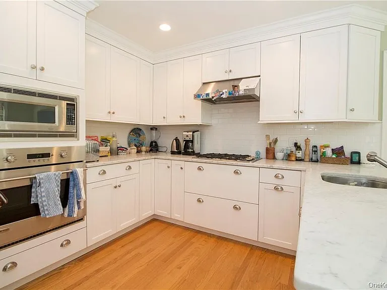 4 Dalphin Dr — Photo 7
