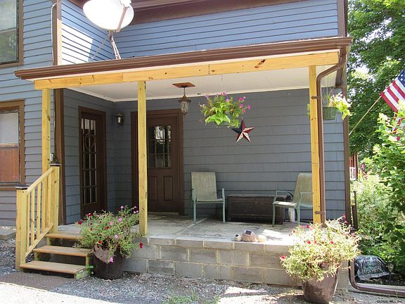 2nd image of 137 Main St