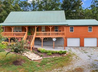 2516 Edgewater Ln, Dandridge, TN 37725