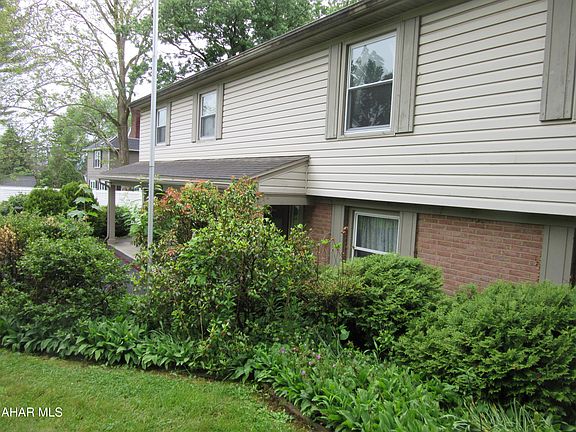 2nd image of 126 Maple St