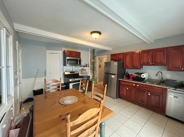 218 Brown St APT 1, Waltham, MA 02453