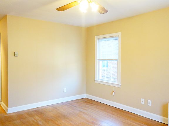 3rd image of 8408 Greenwood Ave APT 1