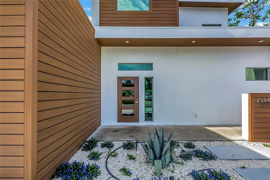 6 bed, 8.0 bath, 3765 sqft, $18,500 — Photo 4