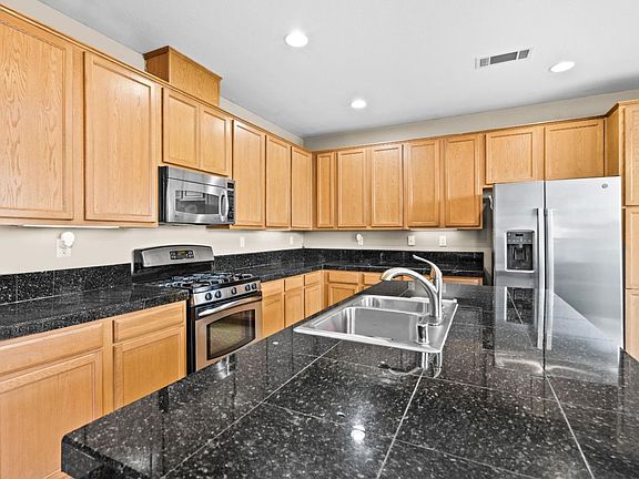 4th image of 2454 White Dr