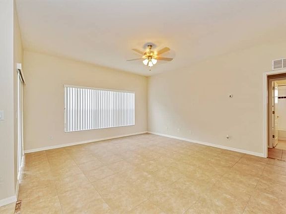 3rd image of 23833 Hastings Way