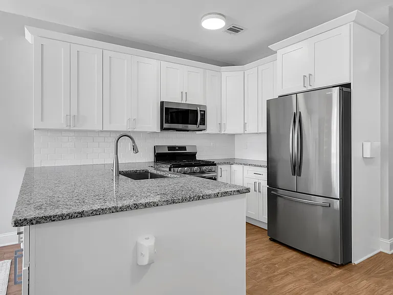 88 Seadrift Ave — Photo 4