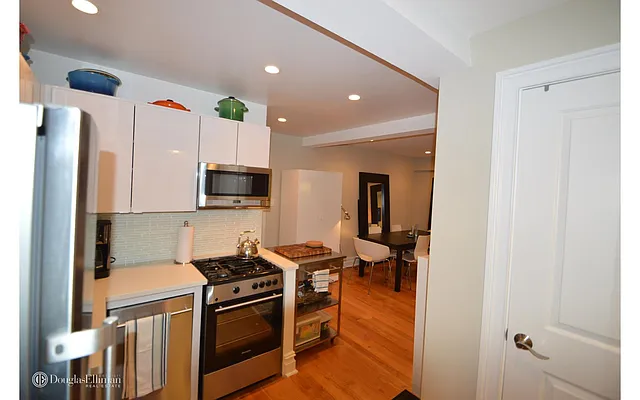 Rented by Douglas Elliman | media 10