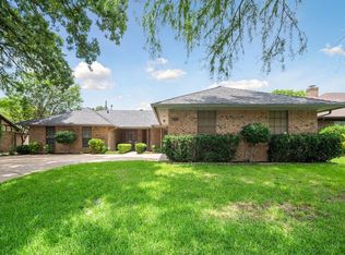 2011 Turf Club Dr, Arlington, TX 76017