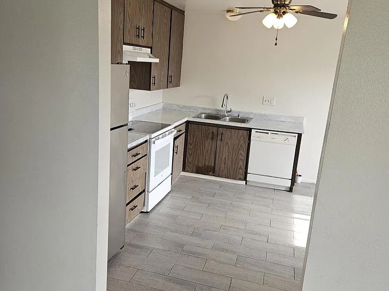 271 N Ventura Rd #293 — Photo 8