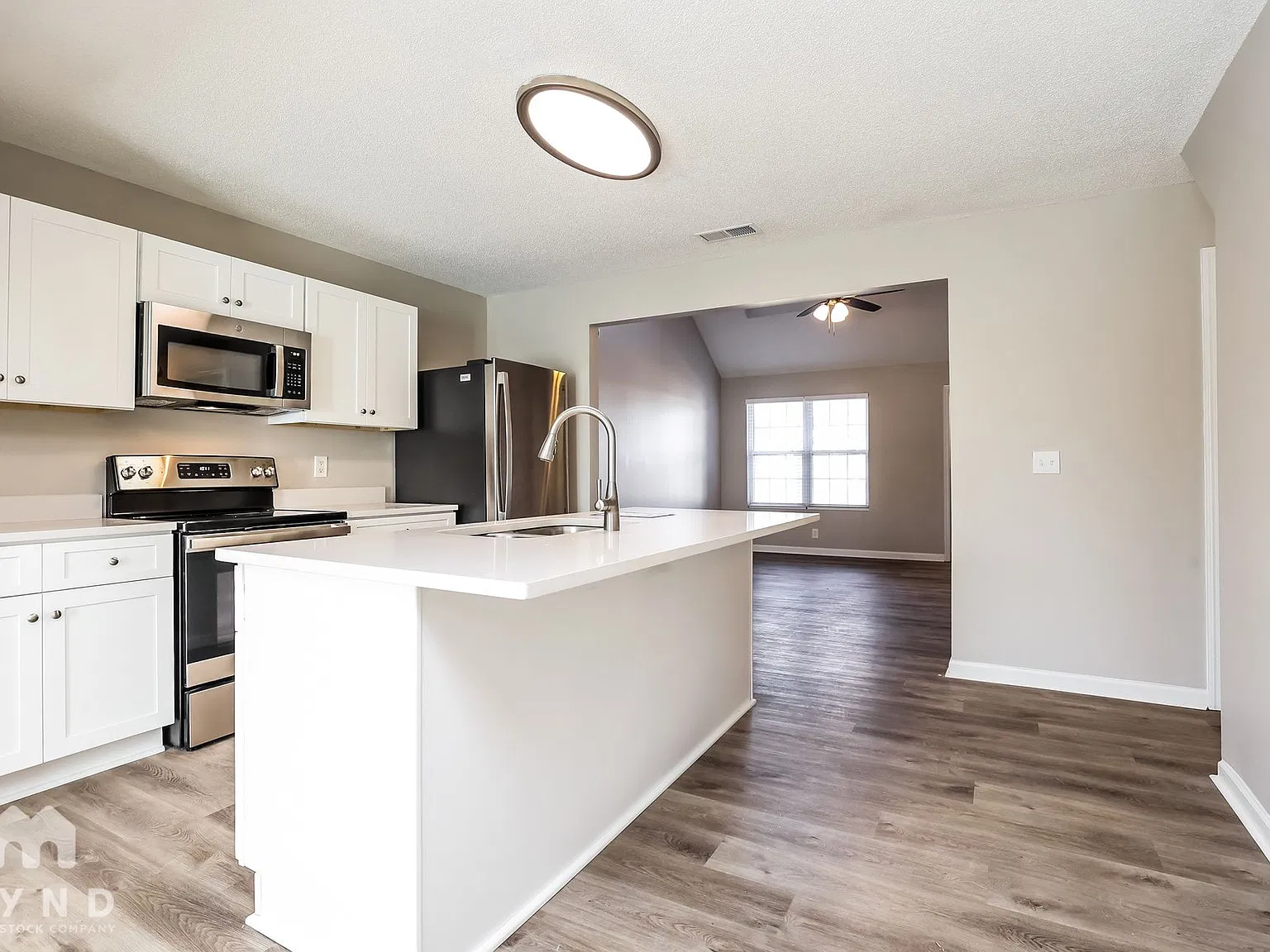 3 bed, 2.0 bath, 1511 sqft, $2,005 — Photo 3