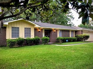 1310 Canterbury Ln, Jackson, MS 39212