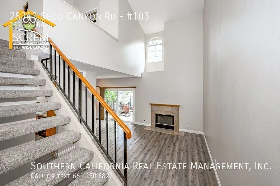 Two Bedroom Townhouse with En-Suite Bathrooms in Santa Clarita — Photo 3