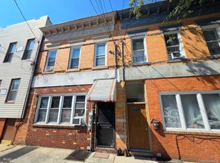 6814 60th St, Ridgewood, NY 11385