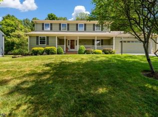 33 Phoenix Dr, Mendham, NJ 07945