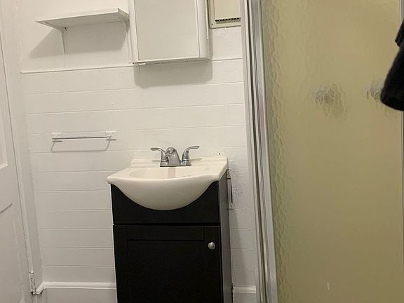 3rd image of 1217 Myers Ave
