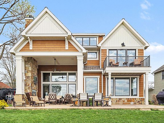 2nd image of 542 Lake Dr