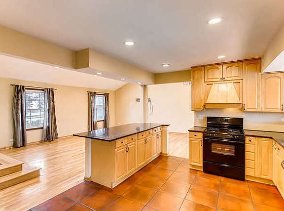 3rd image of 1306 E Vargo Ln