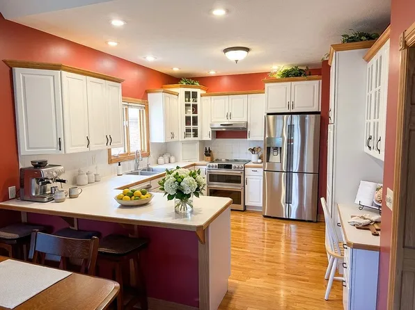 723 Lancashire Ct, Lincoln, NE 68510