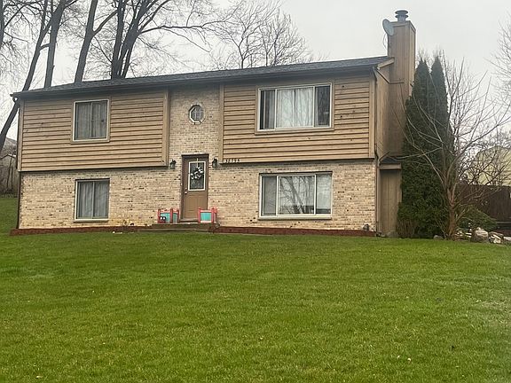 2nd image of 38795 N Broadway Ave