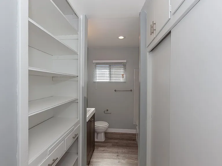 1863 Pine Ave #7 — Photo 3