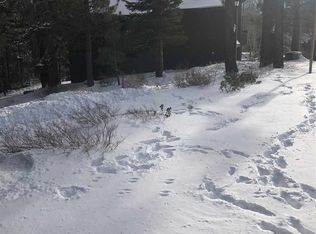 6 Holiday Vista Dr, Mammoth Lakes, CA 93546