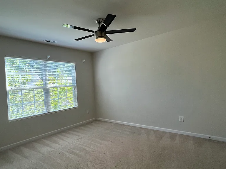 416 Charleville Ct — Photo 27