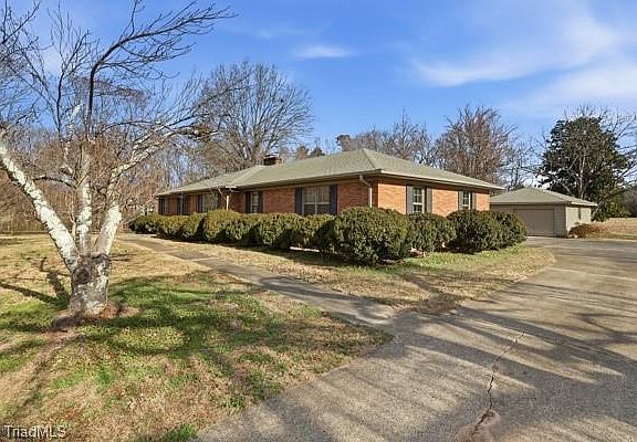 3rd image of 1531 Mount Hope Church Rd