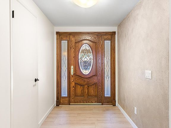 3rd image of 447 Meadowgreen Drive