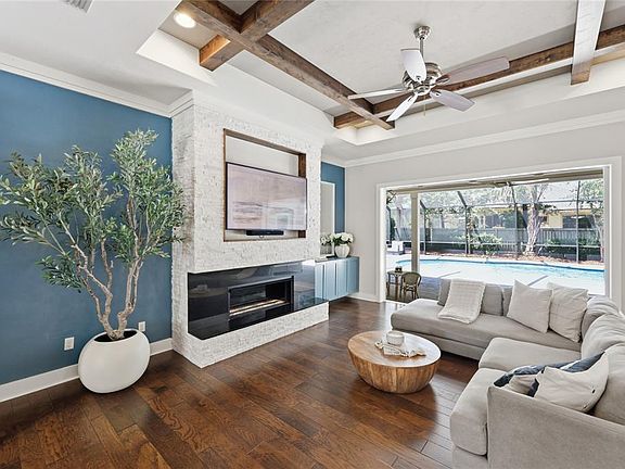 5th image of 10428 SW 41st Ave