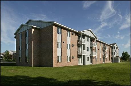 2nd image of 800 Meadow Lake Pl APT 101