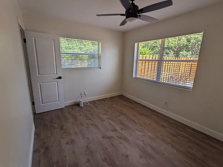 4038 NW 13th Ave — Photo 14