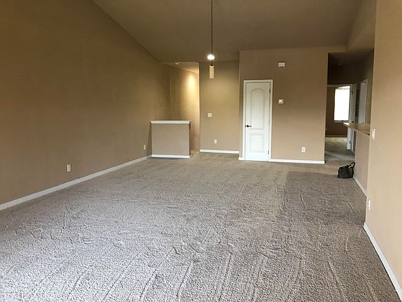 2nd image of 1035 Venetian Dr Unit 204