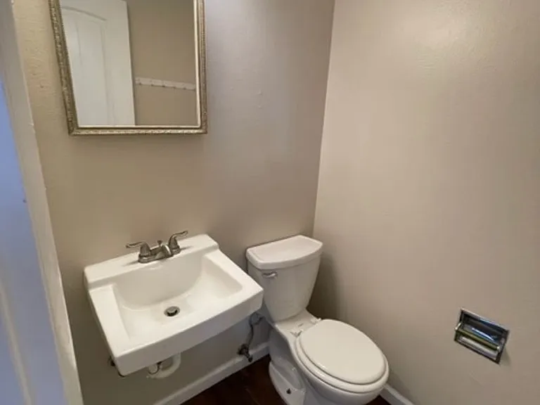 444 Sandia Dr — Photo 16
