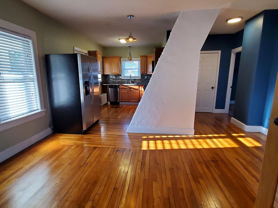 1st image of 27 Centre St #2