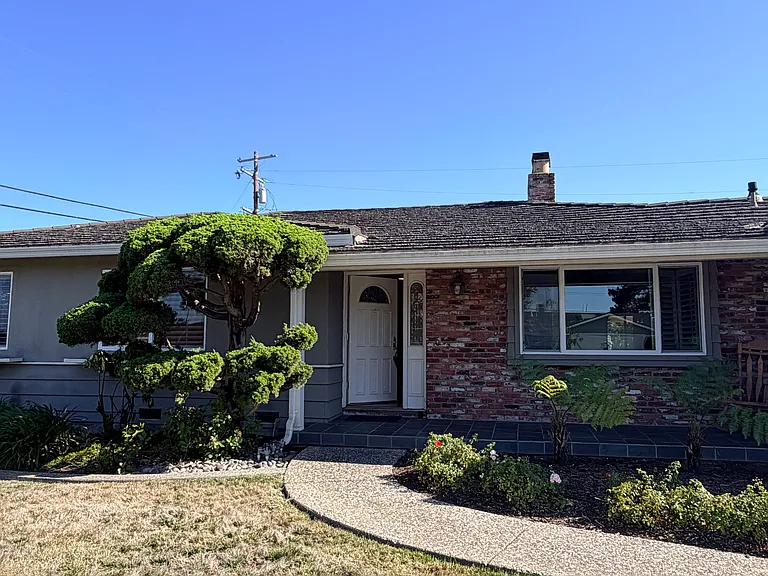 7422 Fallenleaf Ln — Photo 1