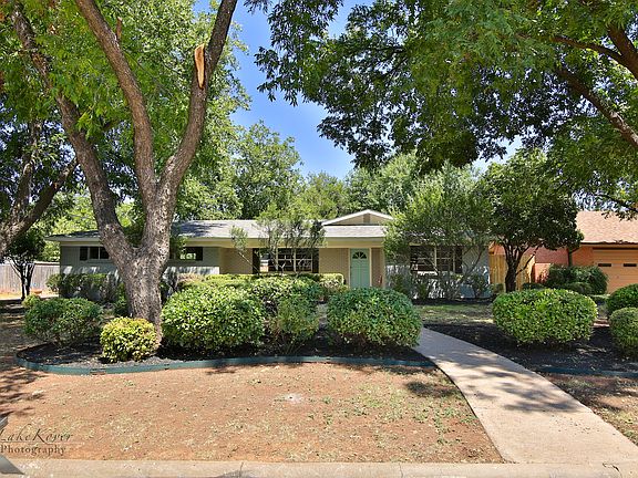 3rd image of 2017 S Elmwood Dr