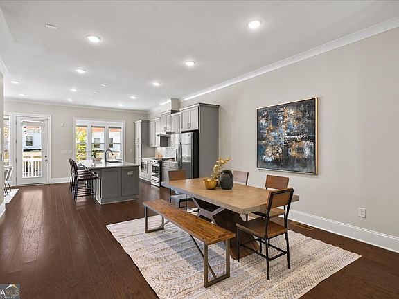 5th image of 665 Brennan Dr